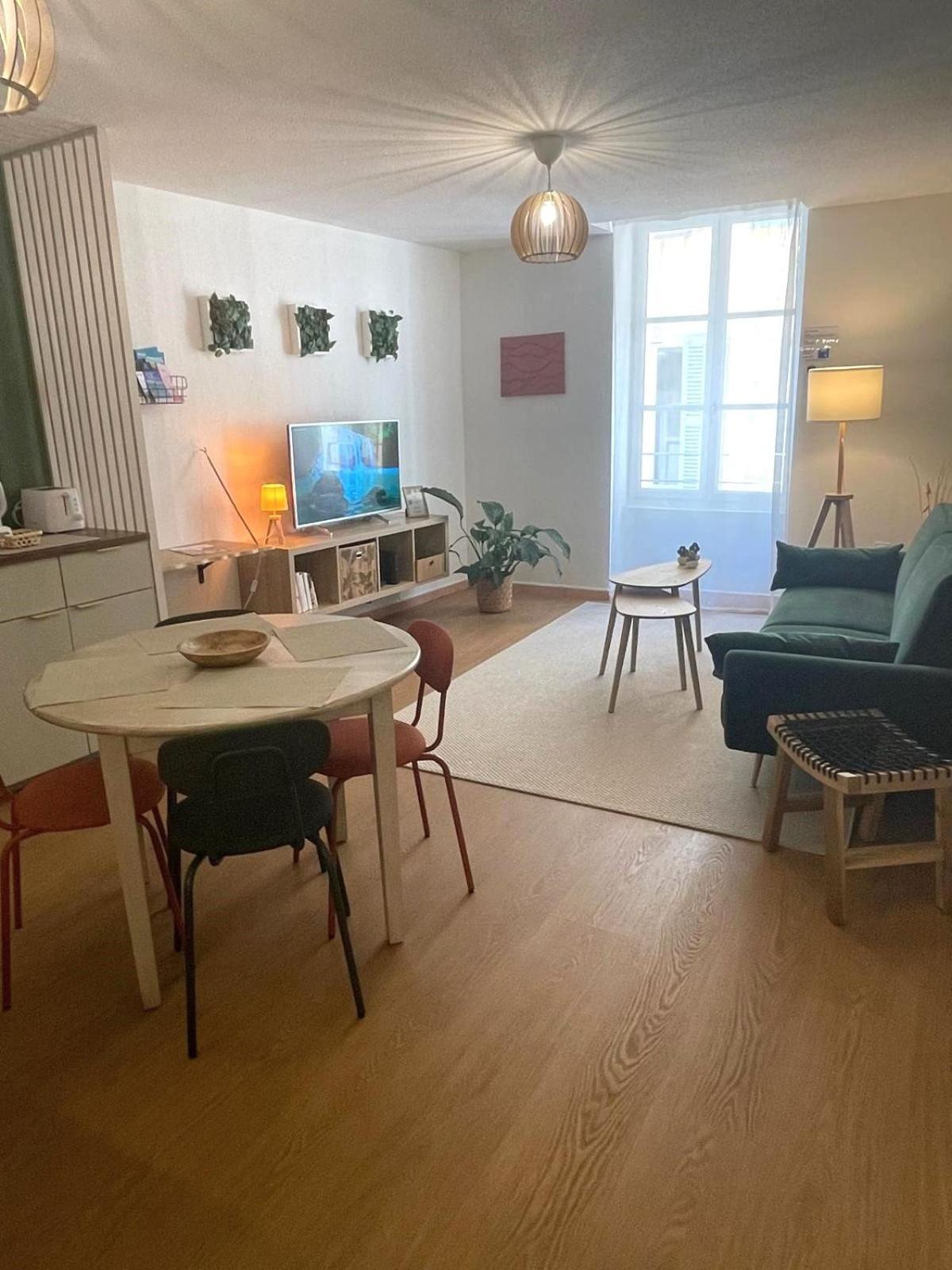 Le Palmae, Serenite Et Charme En Coeur De Ville 耶尔 外观 照片